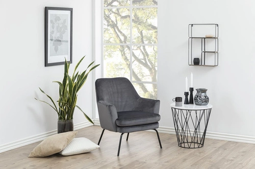 Moderní sametové křeslo Chisa VIC v tmavě šedé barvě do obýváku, pohodlné relaxační