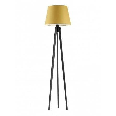 Stojací lampa do obýváku Curacao moderní dřevěná s hořčicovým stínidlem Lysne 158 cm