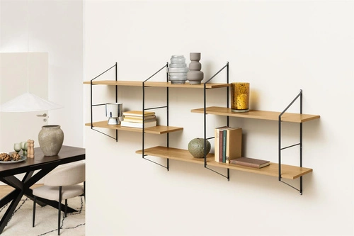 Závěsná knihovna Belfast 2 industriální nástěnná police divoký dub do obýváku Actona