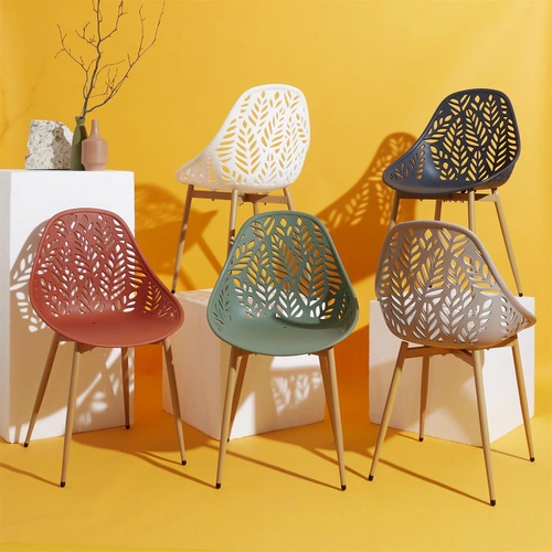 Moderní béžová jídelní židle Lucena Intesi z odolného plastu, snadno omyvatelná