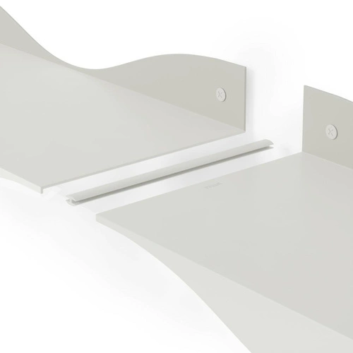 Sada 2 bílých nástěnných polic Surf Umbra moderních do obýváku a kuchyně