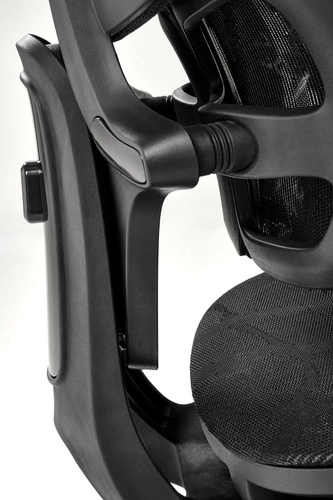 Ergonomická kancelářská židle Marac černá otočná s opěrkou hlavy a síťovaným opěradlem Intesi