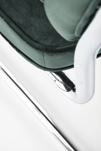 Čalouněná sametová židle Nelson Intesi zelená glamour na lyžinách do jídelny a obýváku