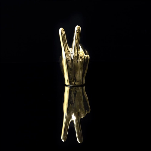 Dekorativní soška ruka Victoria Intesi zlatá keramická do obýváku na komodu dárek