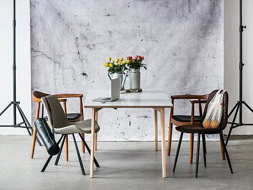 Dřevěná jídelní židle President inspirovaná Kennedy s područkami v přírodní barvě D2.DESIGN