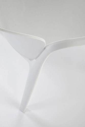 Bílá jídelní a zahradní židle Nadine z plastu, moderní, stohovatelná s područkami