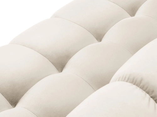 Moderní sametové relaxační křeslo Justin v béžové barvě s područkami do obývacího pokoje ve stylu glamour