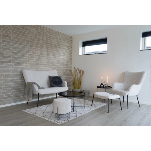 Moderní bílý křeslo ušák do obýváku čalouněné boucle s područkami Intesi