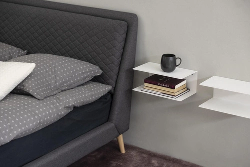 Bílá kovová nástěnná police na knihy Joliet S do obýváku a ložnice 35 cm