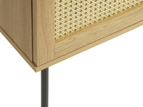 Dřevěná komoda Pensacola s ratanovými dvířky 140 cm do obývacího pokoje