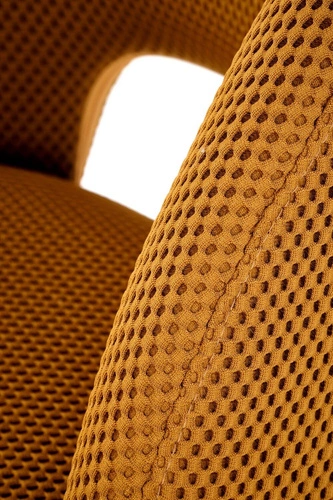 Kancelářská otočná židle Maeba Intesi hořčicová moderní čalouněná s černými nohami