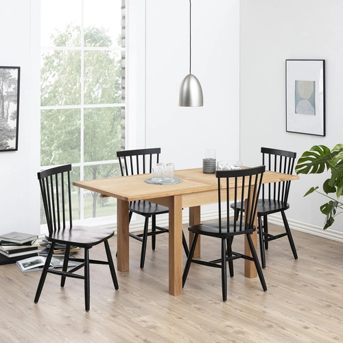 Dřevěná jídelní židle Riano Actona černá skandinávský styl do kuchyně