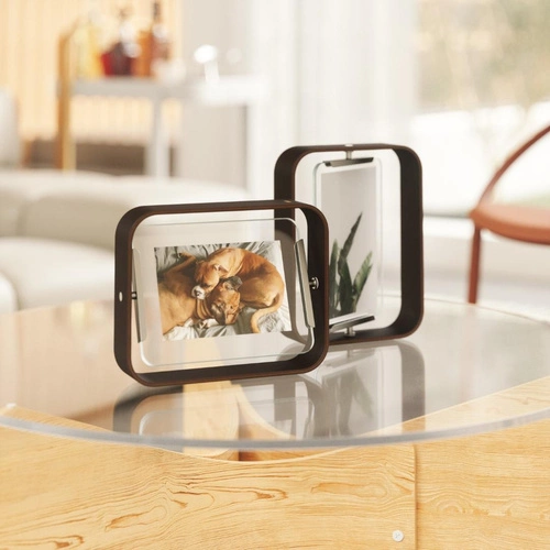 Stojací dřevěný otočný fotorámeček 13x18 Umbra Bellwood ořech skandinávský