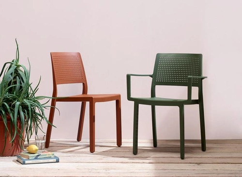 Zahradní židle Emi bílá plastová stohovatelná snadno čistitelná SCAB Design