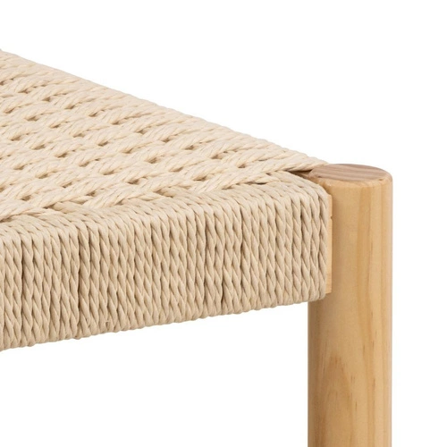 Dřevěná stolička Alvin Actona přírodní skandinávská do kuchyně a obýváku se sedákem z provazu