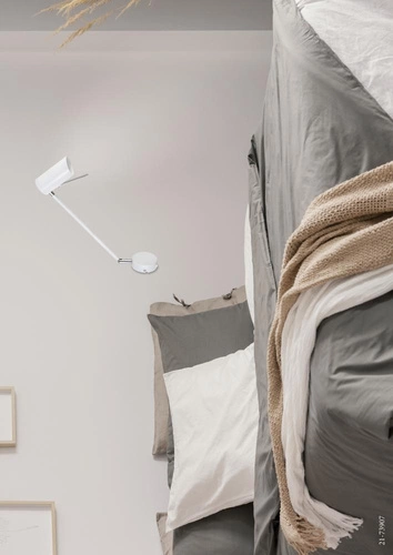 Moderní bílá nástěnná lampa Milly kovová nastavitelná do ložnice, obýváku nebo nad zrcadlo