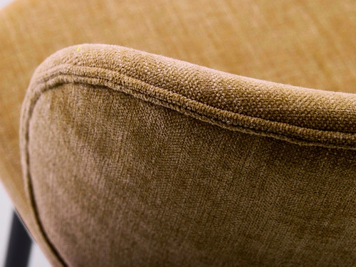 Čalouněná žlutá jídelní židle Naws s černými kovovými nohami moderní