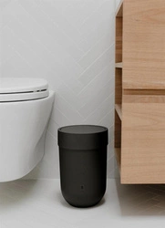 Koupelnový odpadkový koš Umbra Touch černý moderní s víkem 6 l