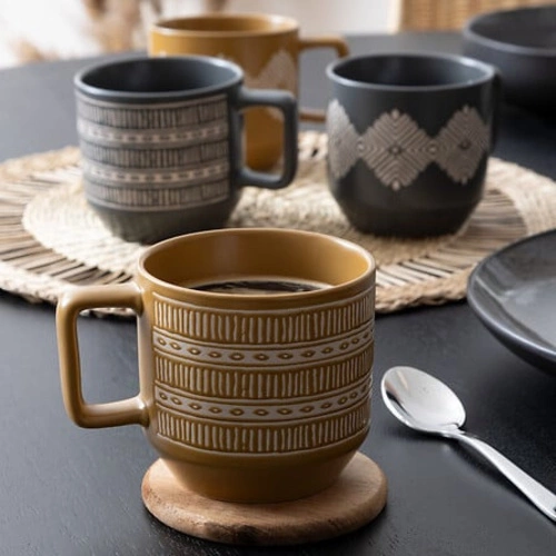 Hrnek Mosquito žlutý 380ml vzor na celém hrnku