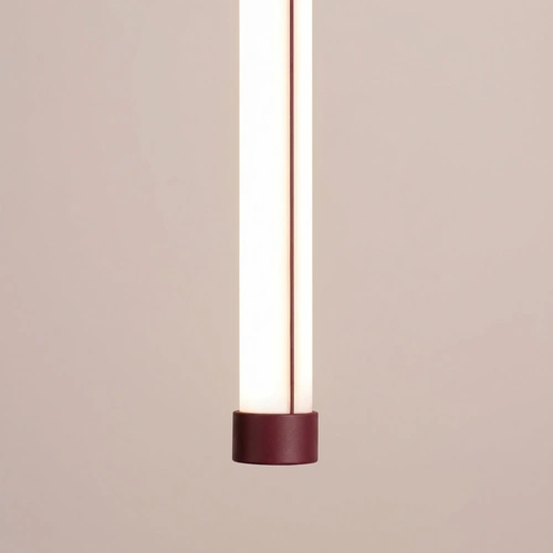 Závěsné LED svítidlo TRANG v burgundské barvě s nastavením výšky nad kuchyňský ostrůvek
