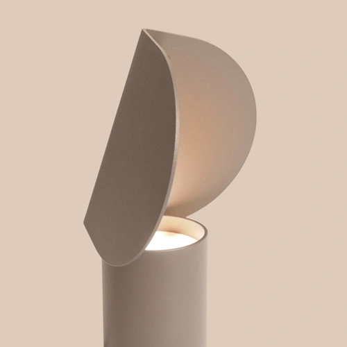 Stolní LED lampa BISCUIT značky Thoro Lighting v trendy odstínu taupe, 15 cm