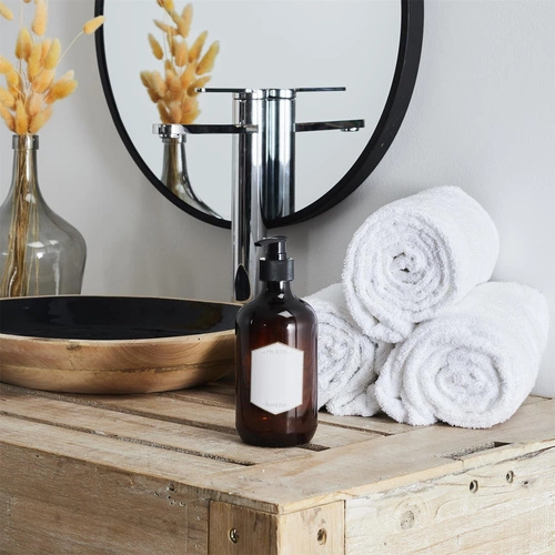 Dávkovač mýdla 500 ml jantarový s etiketou Intesi do koupelny