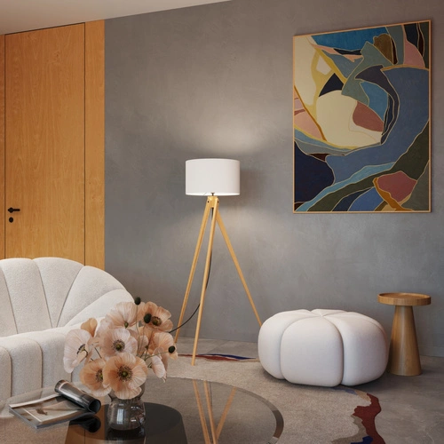 Bílá stojací lampa NATT moderní dřevěná podlahová do obýváku s látkovým stínidlem