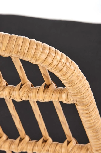 Ratanová židle Surbo Intesi do jídelny a obýváku moderní s polštářem na černých nohách