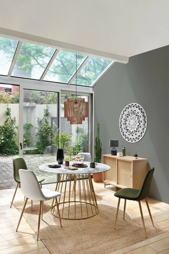 Komoda Rayo boho s ratanovými dvířky na zlatých nohách 100 cm do obýváku Atmosphera