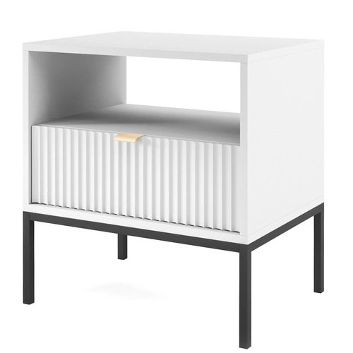 Bílý noční stolek glamour s drážkovaným čelem a zásuvkou 54 cm Intesi Delicious