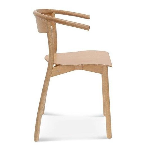 Dřevěná jídelní židle s područkami Fala Fameg ve skandinávském stylu na míru