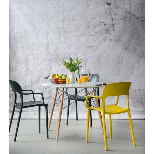 Kulatý jídelní stůl Intesi DTW 100 cm bílá deska dřevěné nohy skandinávský styl