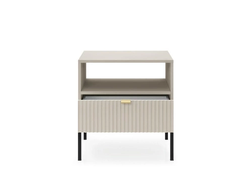 Noční stolek Delicious 54 cm s drážkovaným povrchem v barvě kašmíru s černými nohami Intesi – moderní design do ložnice
