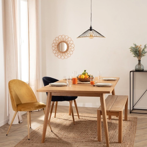 Čalouněná žlutá jídelní židle Slano Atmosphera s černými nohami, moderní do jídelny a obýváku