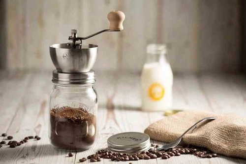 Mlýnek na kávu Kilner