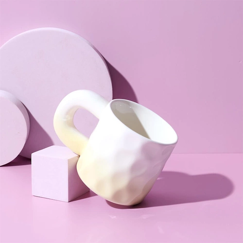 Keramický hrnek Chubby Intesi žlutý 330 ml na kávu a čaj s ouškem