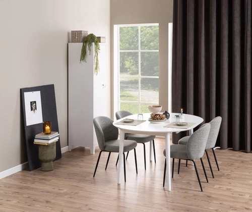 Čalouněná jídelní židle Patricia šedá, moderní, s černými kovovými nohami Actona