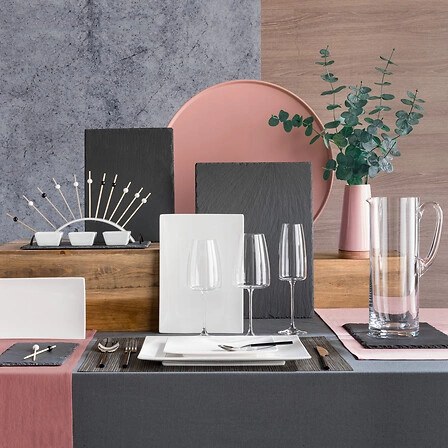 Černá obdélníková prostírka Maoli 50x35 cm do kuchyně a jídelny