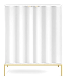 Vysoká bílá komoda s drážkováním Delicious Intesi moderní na zlatých nožkách do obýváku 125 cm