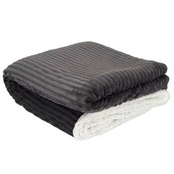 Hřejivá a měkká šedá deka Sherpa Intesi 180x220 na postel a pohovku do obýváku