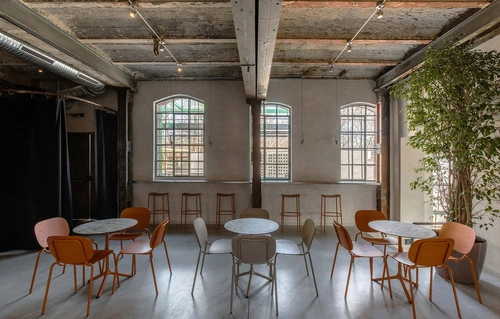 Kovová barová židle Trick 75 cm modrá moderní do kuchyně a na ostrůvek SCAB Design