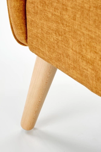 Křeslo ušák Caitano hořčicové do obýváku skandinávské čalouněné s područkami Intesi