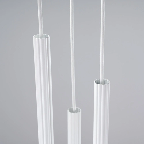 Moderní bílý závěsný lustr ARCHE 3P nastavitelný do obýváku a nad stůl 3-bodový