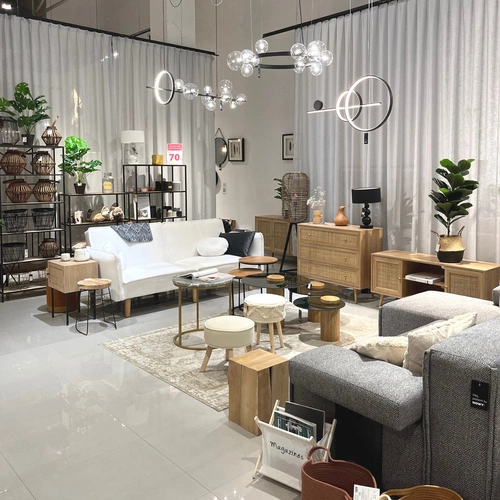 Moderní tří-dveřová dřevěná komoda s výpletem Bali 115 cm do obývacího pokoje