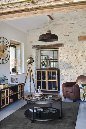 Klubové křeslo Stanis Atmosphera hnědé vintage do obýváku a pracovny