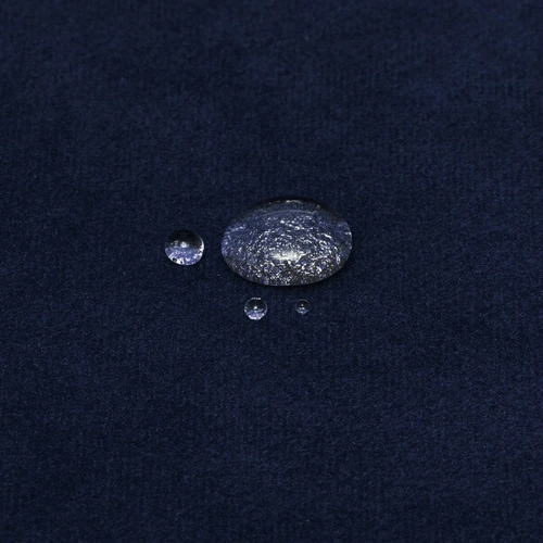 Moderní třímístná sametová pohovka Candice v tmavě modré barvě, hydrofobní, do obývacího pokoje Atmosphera