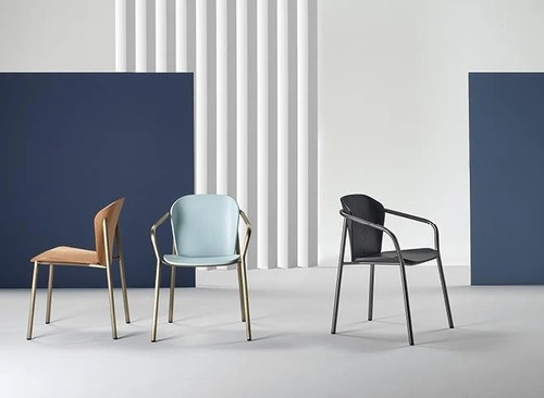 Jídelní židle Finn dřevěná s područkami moderní šedá SCAB Design