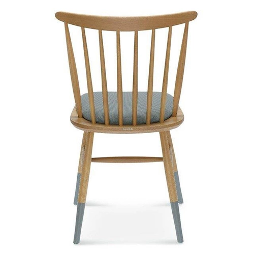 Jídelní čalouněná dřevěná židle Wand Fameg na míru moderní skandinávský styl