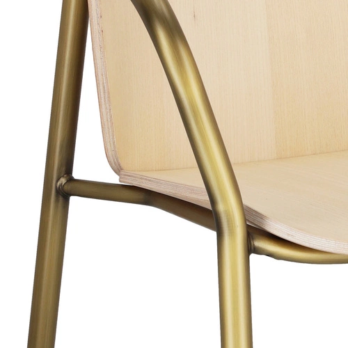 Jídelní židle Finn dřevěná s područkami na zlatých nohách moderní SCAB Design