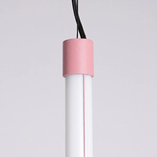 Závěsná LED lampa TRANG růžová s nastavitelnou výškou nad kuchyňský ostrůvek